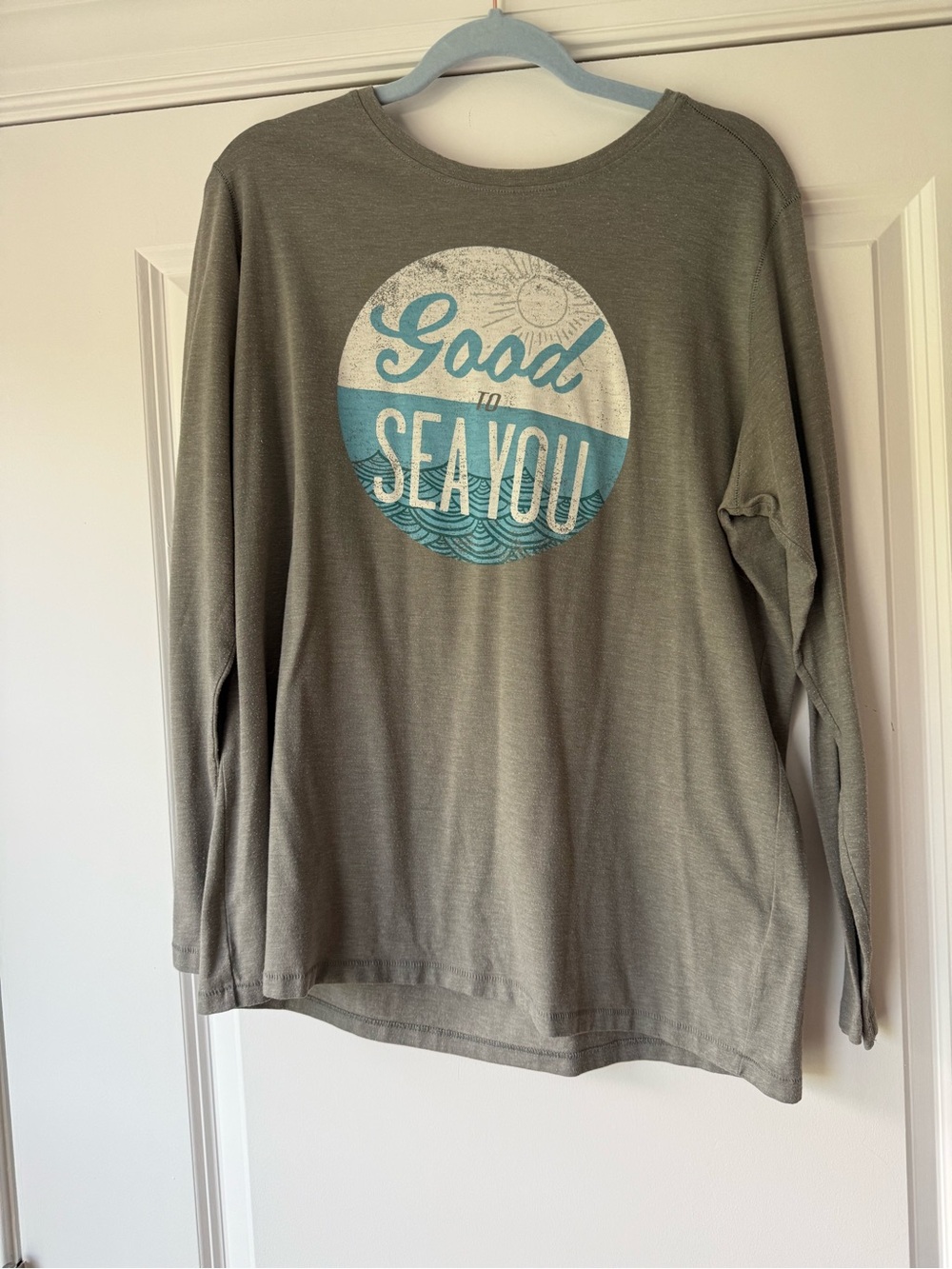 Life is Good Women’s T-Shirt,  'Good to Sea You' Logo, Gray, XL